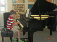 Gallery-Pianist-Dr-Iris-Perry-03-04-2026_11_25_PM